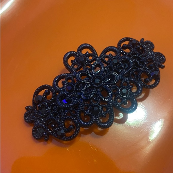 Black Hair Clip - Picture 3 of 4